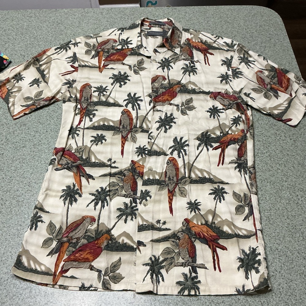 Vintage Van Heusen Men's rayon Tropical Bird Print Shirt
